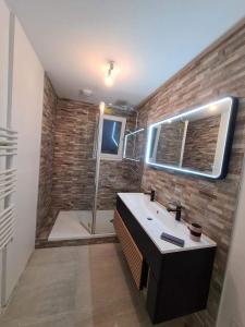lavabo-douche-moderne-salle-de-bains-artisan-plombier-orleans